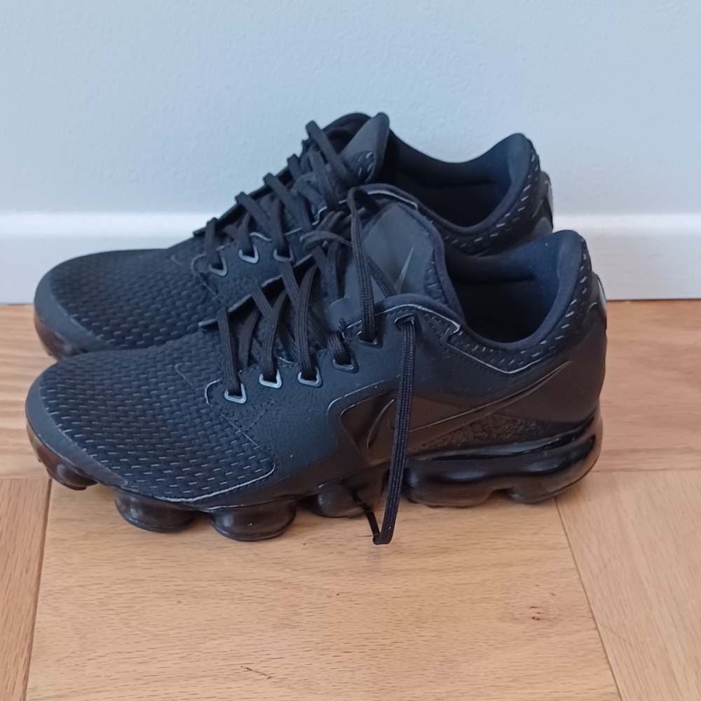 Nike Air Vapormax (GS) Black Sneakers Boys Size6